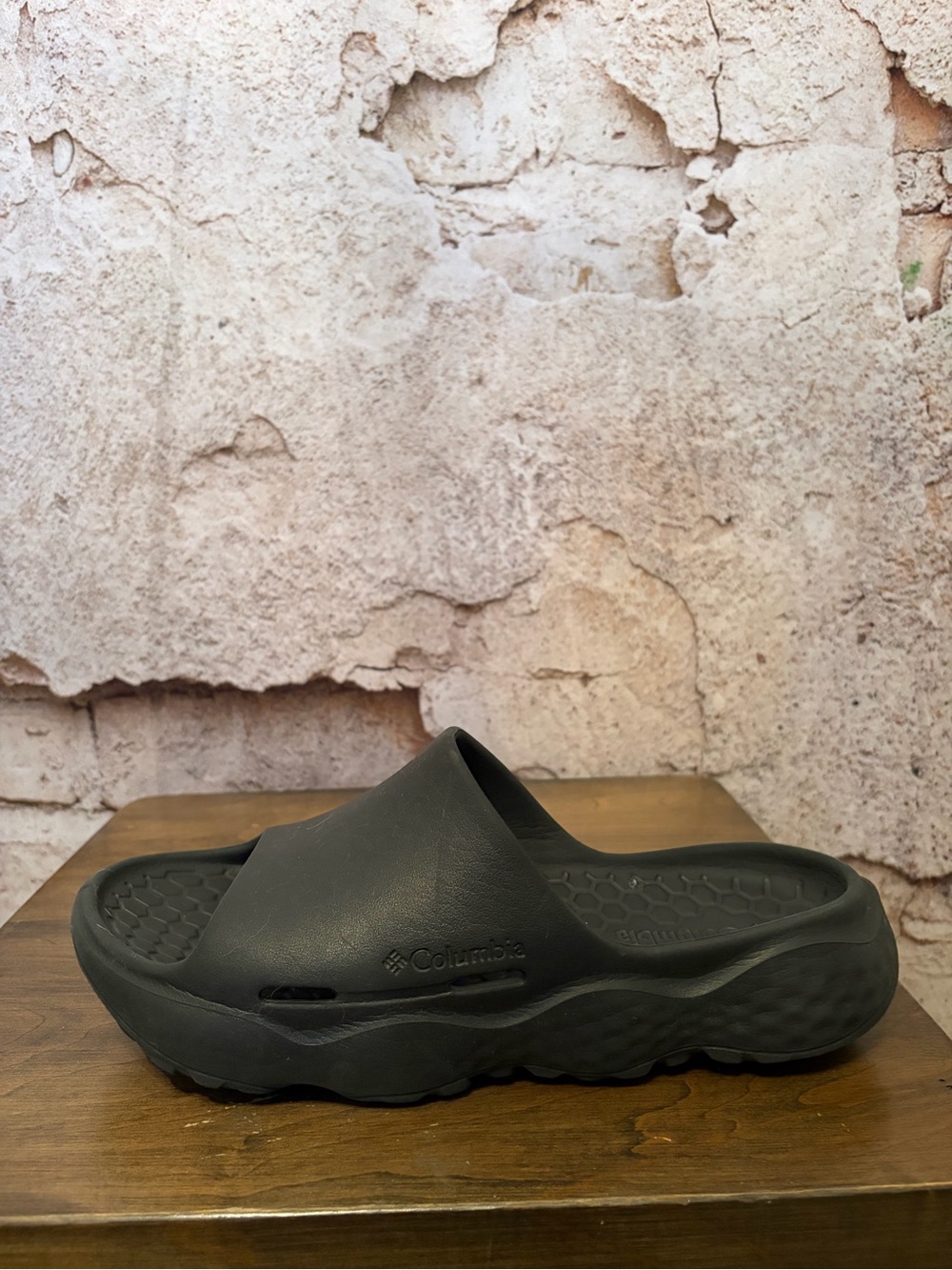 Columbia Black Unisex Slide Ons